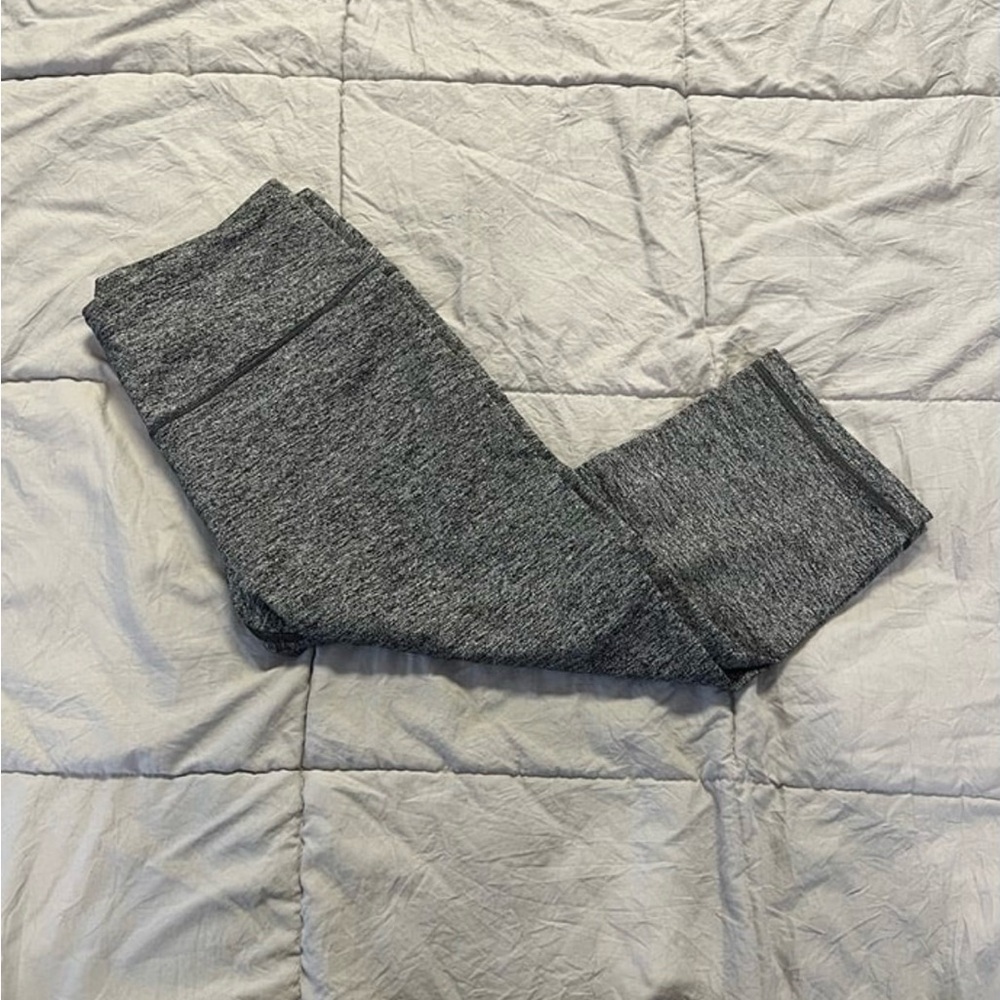 NWOT Victoria's Secret VSX Sport Knockout Capri Leggings - Picture 2 of 7